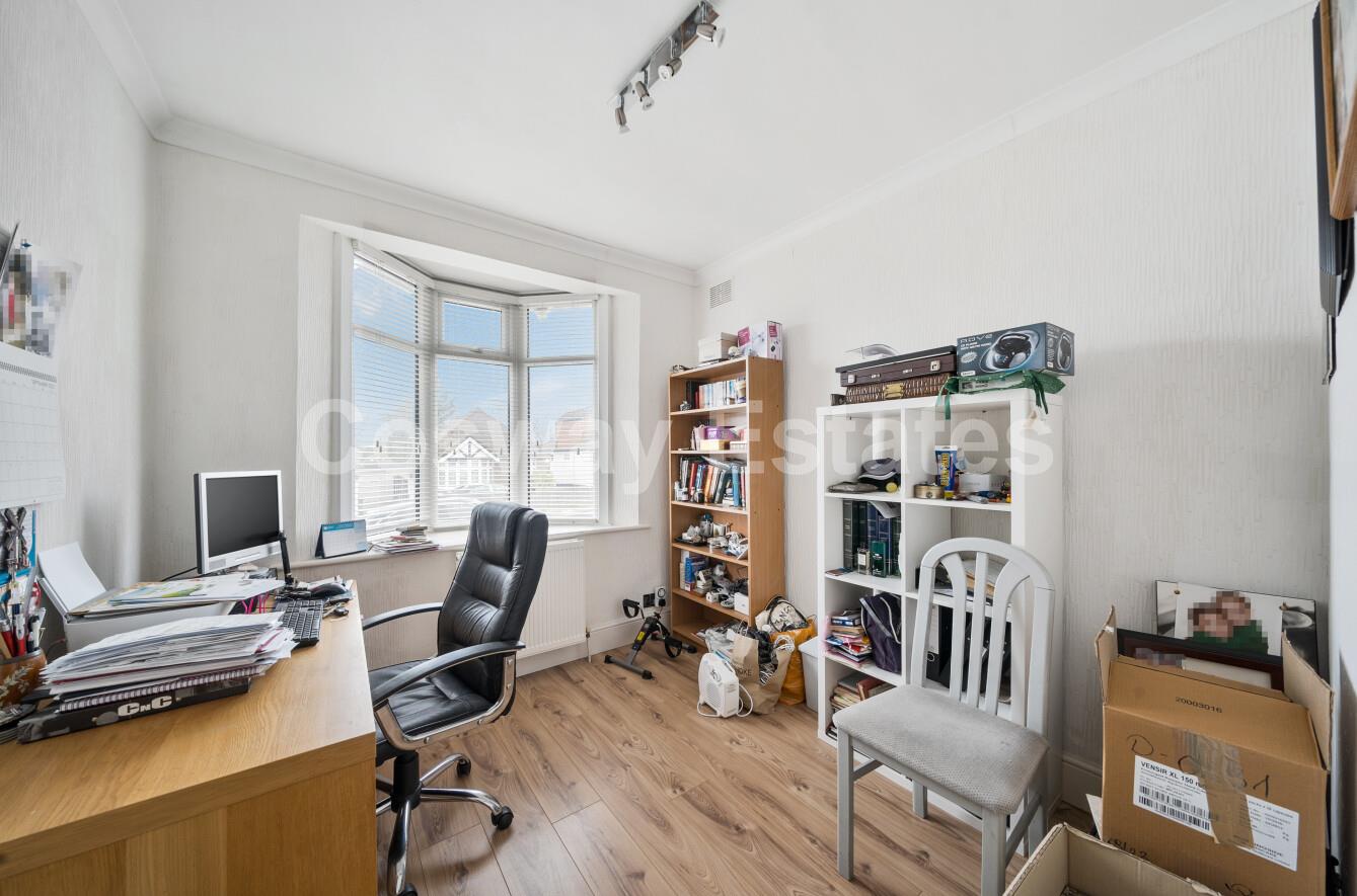 Stoneyfields Gardens, Edgware, HA8, Edgware